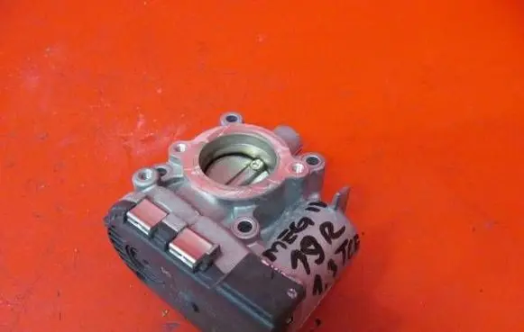 Renault Megane IV Throttle body valve 161203209R A2821410200