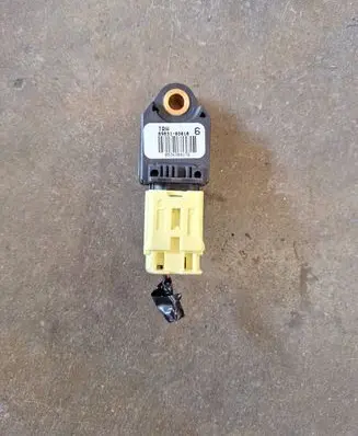 Toyota Yaris Airbag deployment crash/impact sensor 898310D010 0536304172