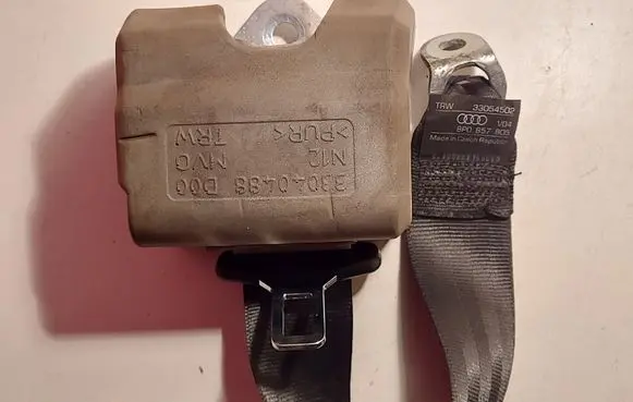 Audi A3 S3 A3 Sportback 8P Rear seatbelt 8P0857805