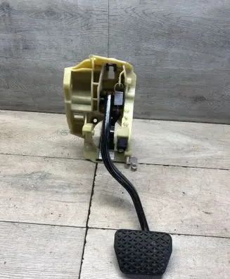 BMW 5 E60 E61 Brake pedal 6759944 14416710