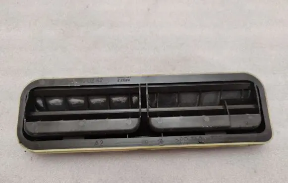 Mercedes-Benz CLS C218 AMG Quarter panel pressure vent A2128300242