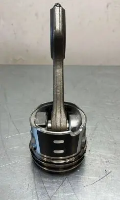 Ford Connect Piston with connecting rod 75L101
