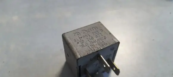 Volkswagen Golf IV Other relay 141951253B