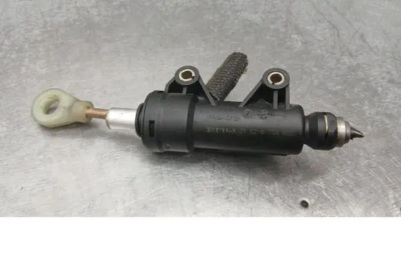 BMW 3 E46 Clutch master cylinder 758822