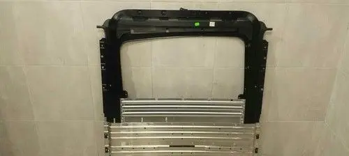 BMW 7 E65 E66 Sunroof frame 7028569