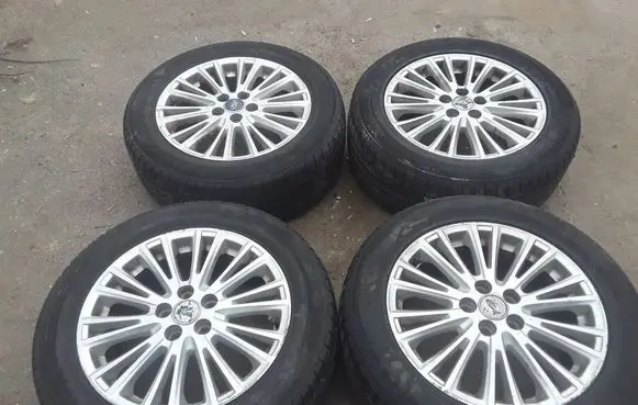 Ford Galaxy R17 alloy rim 23555ZR17