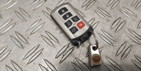 Toyota Sienna XL30 III Ignition key/card