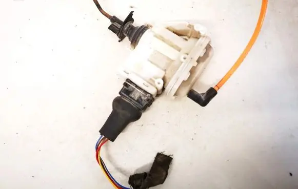 Volkswagen PASSAT B3 Central locking vacuum pump 357862153f