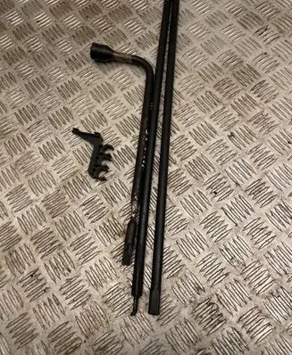 Jeep Grand Cherokee (WJ) Wheel nut wrench 