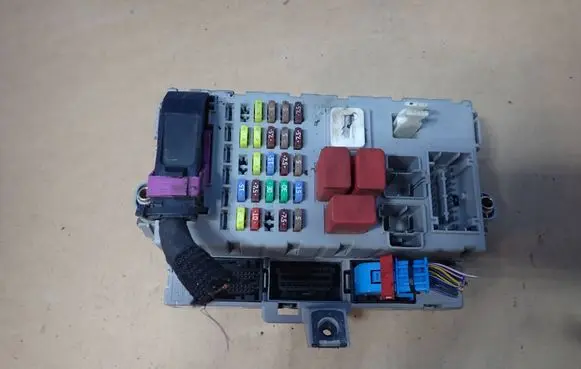 Fiat Bravo Fuse module 406626 PA6GB20GF10