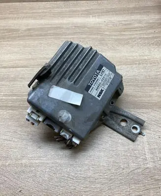 Toyota Corolla E120 E130 Power steering control unit/module 8965002010