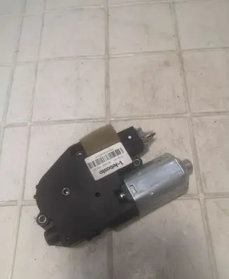 Mazda 3 I Sunroof motor/actuator FR016035 FR0160350A 4G1403