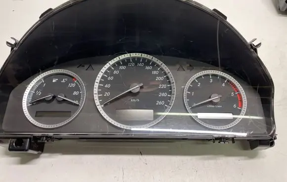 Mercedes-Benz C W204 Speedometer (instrument cluster) A2049001705