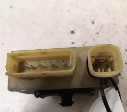 Citroen C5 Glow plug pre-heat relay 9652021180 018010951