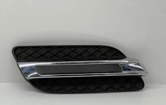 Mercedes-Benz GL X166 Front fog light trim/grill A1668800724 A1668200756 A1668842122