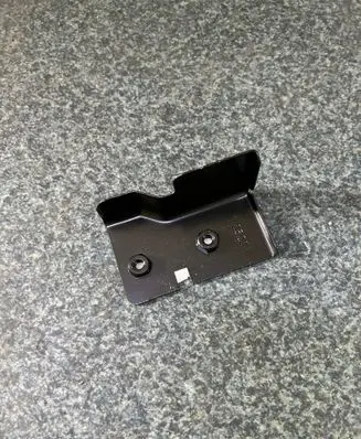 Citroen C4 Cactus Fender mounting bracket 7840Y2