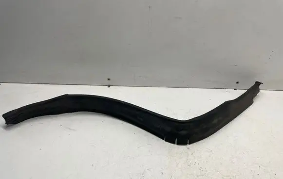 Mercedes-Benz C W204 Engine compartment rubber