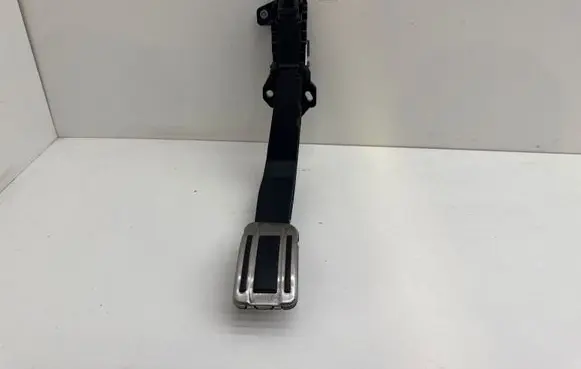 DS Automobiles 3 Crossback Accelerator throttle pedal 9827704480