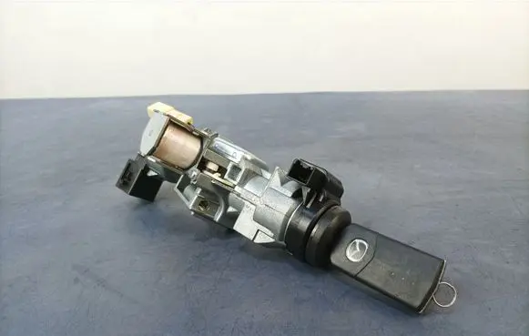 Mazda 5 Ignition lock C23666938B
