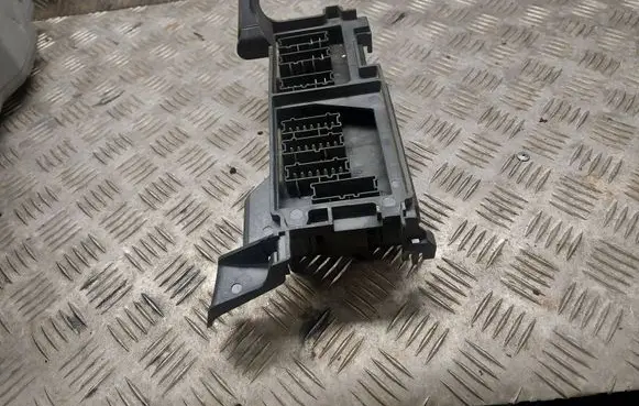 Mercedes-Benz ML W164 Fuse module A1645451740