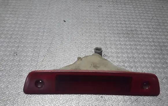 Toyota Hilux (N80, N90, N100, N110) Third/center stoplight