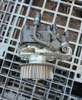 Chrysler Grand Voyager IV Fuel injection high pressure pump 2445110030