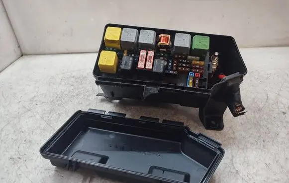 Mercedes-Benz ML W164 Fuse box set A1645400782