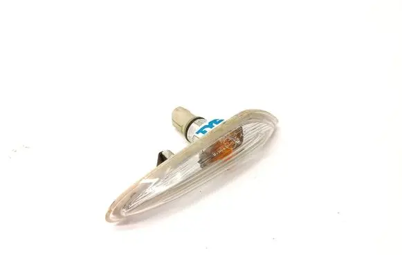 BMW 3 E46 Front fender indicator light 18A453B A382T1