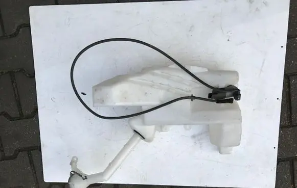 Nissan Micra Windshield washer fluid reservoir/tank