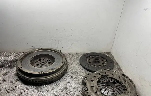 Mercedes-Benz C W204 Clutch set kit A0242508401 A6510304105