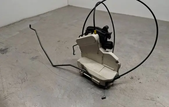 Mitsubishi i-MiEV Front door lock 