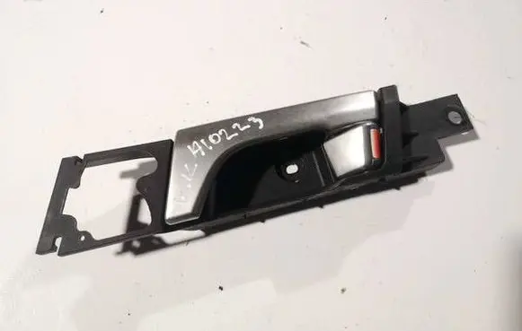 Chevrolet Captiva Rear door interior handle swc200411