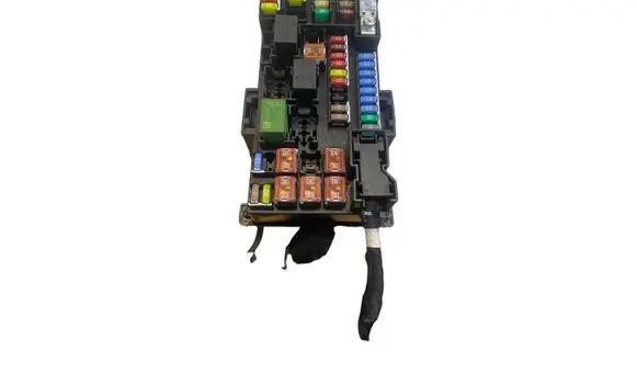 Opel Mokka X Fuse module 621092611 1606201110 GS1P6200552
