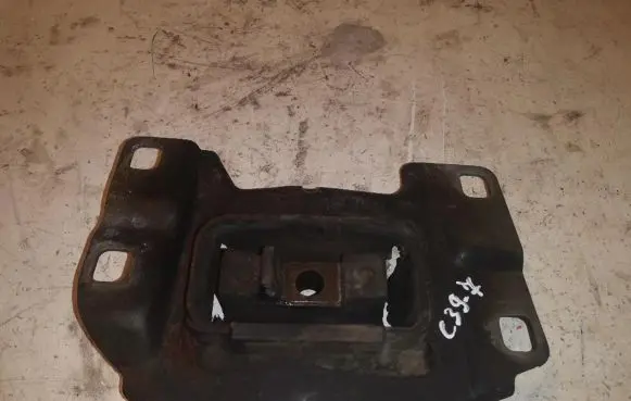 Volvo V50 Engine mount bracket 349249 C397
