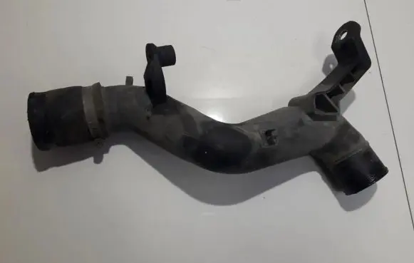 Toyota Avensis T220 Intercooler hose/pipe
