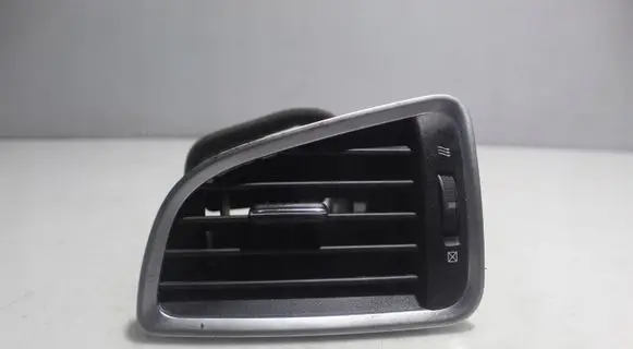 Suzuki SX4 S-Cross Dashboard side air vent grill/cover trim