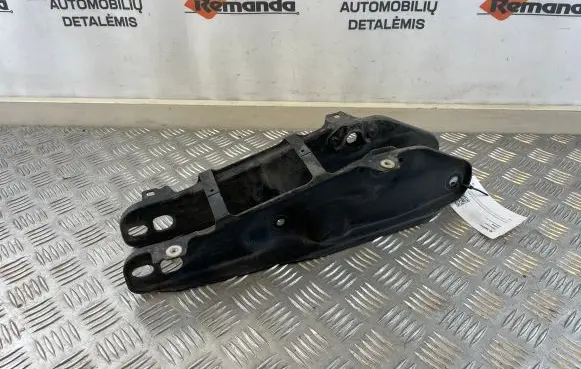 BMW 5 G30 G31 Rear upper control arm/wishbone 6861131