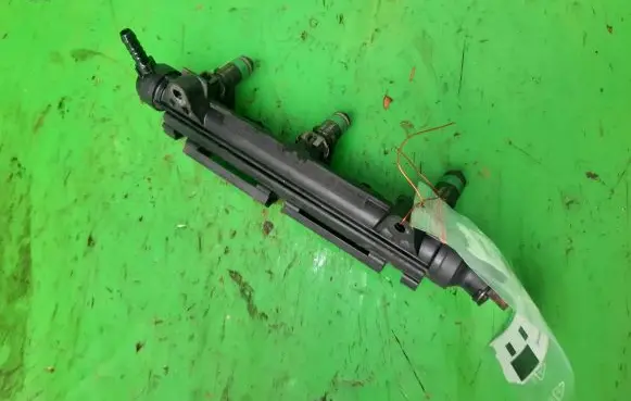 Volkswagen Polo Fuel main line pipe
