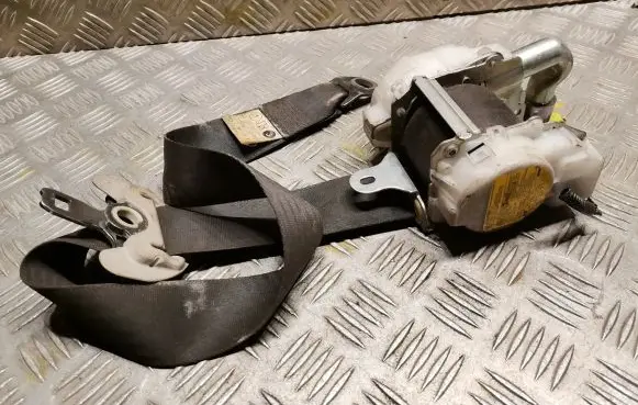Lexus IS 220D-250-350 Front seatbelt 7M7750P