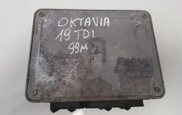Skoda Octavia Mk1 (1U) Engine control unit/module 038906018
