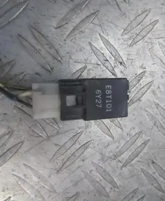 Mitsubishi Carisma Other relay e8t101 6y27