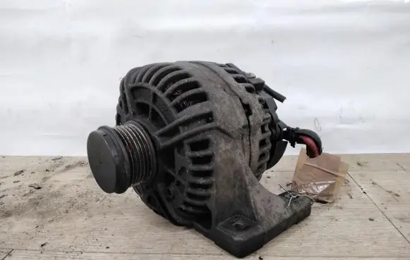 Volvo XC90 Generator/alternator 30658087