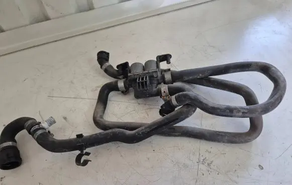 BMW 7 E65 E66 Coolant heater control valve 6906652 1147412159