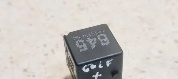 Volkswagen Golf Plus Other relay 4H0951253A V23136B0006X080