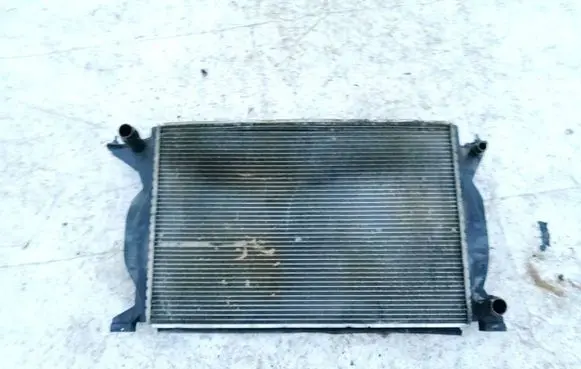 Audi A4 S4 B7 8E 8H Coolant radiator