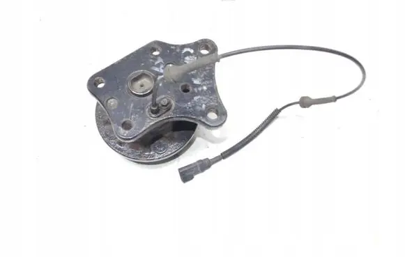 Rear wheel hub spindle/knuckle