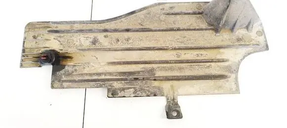 Ford Focus Engine splash shield/under tray AV61R11779AF