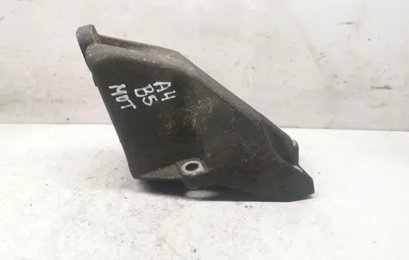 Audi A4 S4 B5 8D Engine mounting bracket 8D0199307H