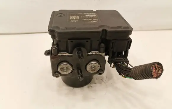 Jaguar XJ X350 ABS Pump 5W932C405AB