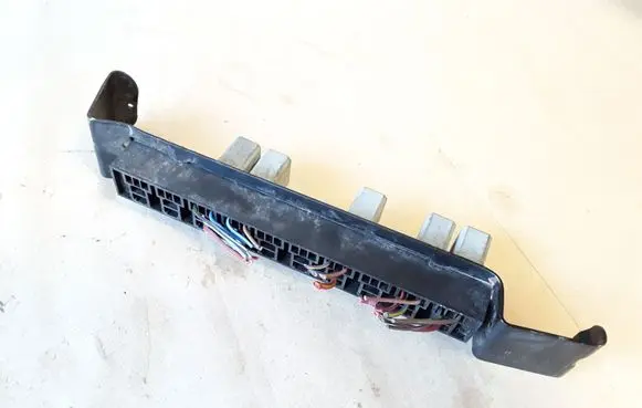 Mercedes-Benz Sprinter W901 W902 W903 W904 Fuse module 9425426040 A0045452905